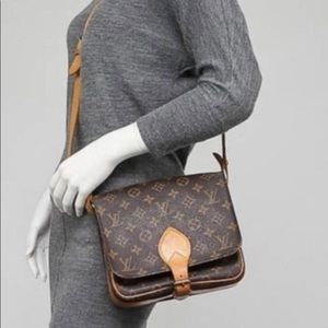 😍 Recently reduced! Authentic Louis Vuitton Cartoucherie MM Monogram Bag.